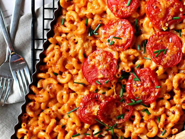 Homemade Macaroni and Cheese with a Kick and Tomatoes