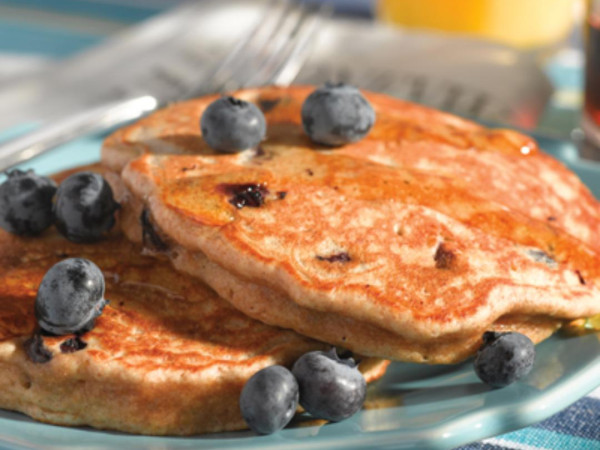 Quick and Easy Blueberry Pancakes with Whole Wheat