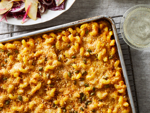 Baked Mac and Cheese on a Sheet Pan