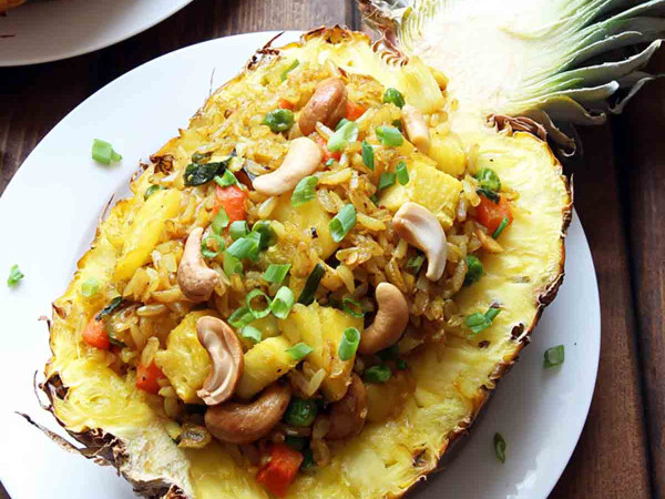 Baked Pineapple Rice for the Lunar New Year
