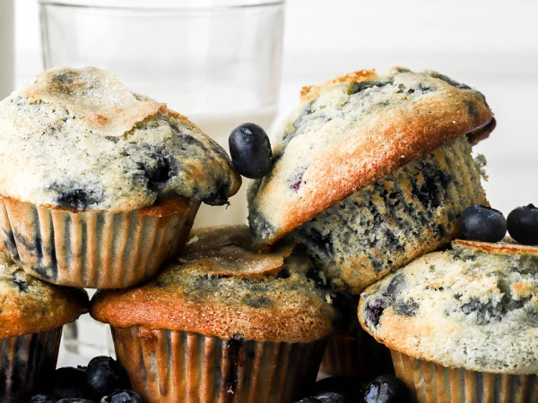 Soft and Fluffy Blueberry Muffins