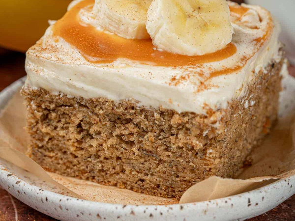 Cinnamon-Spiced Banana Cream Cake
