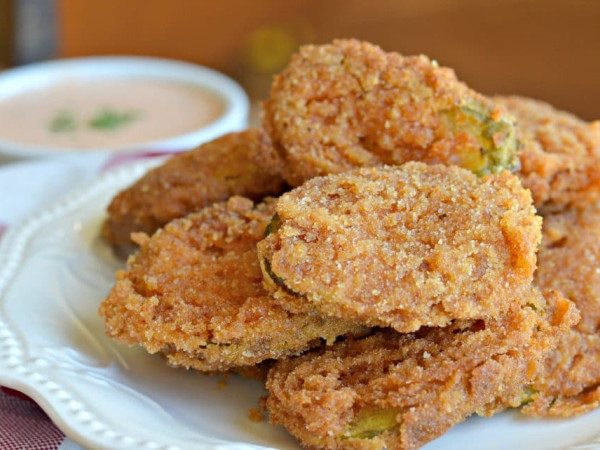 Crunchy Deep-Fried Pickles