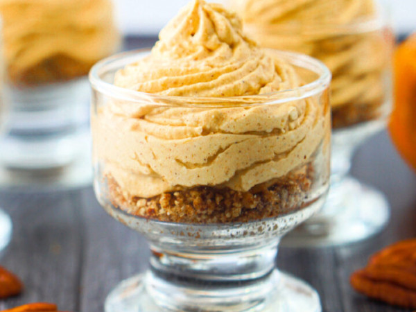 Mini Pumpkin-Pecan Cheesecakes for Keto Diet