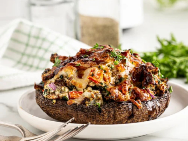 Air Fryer-Cooked Steak Tips with Portobello Mushrooms