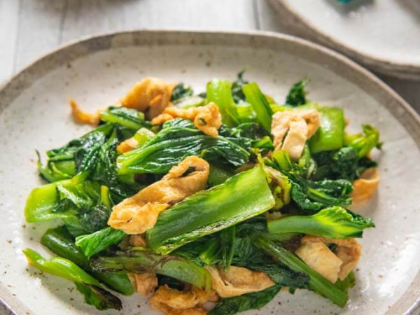 Stir-Fried Collard Greens with an Asian Twist