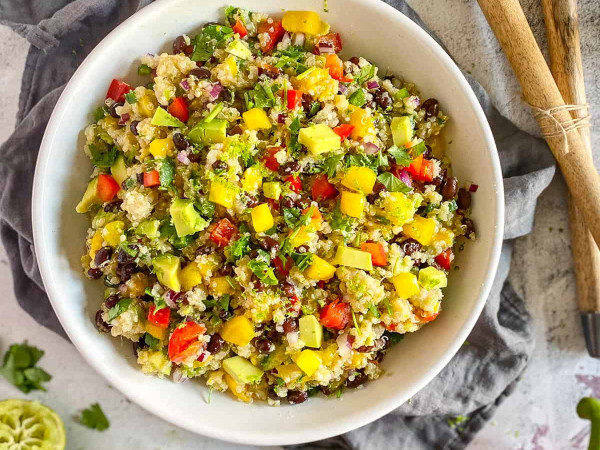 Zesty Quinoa Packed with Veggies and White Beans
