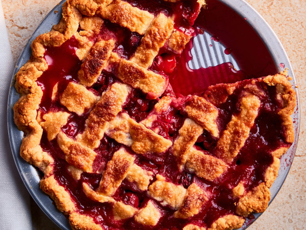 Cozy Autumn Fruit Pie