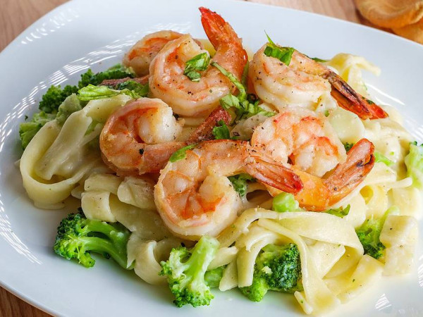 Nutritious Shrimp and Broccoli Alfredo Sauce