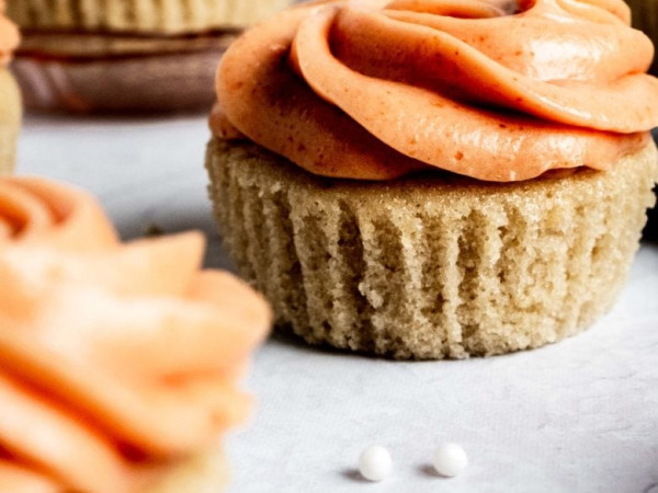 Cupcakes with Guava Pastelito Flavor