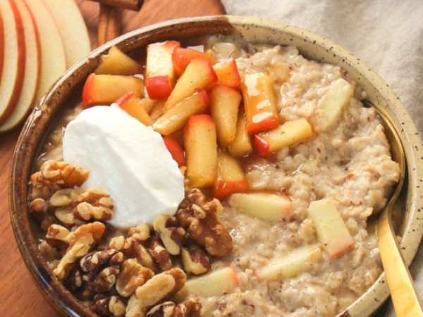 Apple-Infused Oatmeal