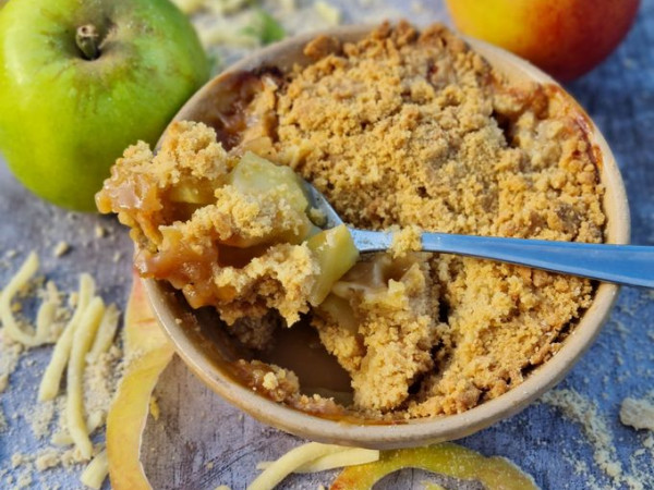 Crumble Apples with a Halva Twist
