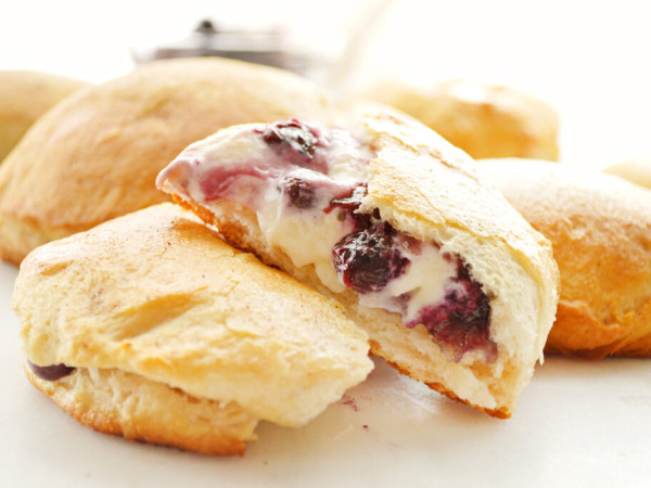 Slow-Cooked Blueberry Biscuit Dessert