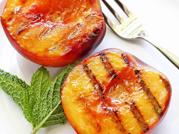 Grilled Peaches Wrapped in Foil