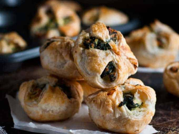 Spinach-Ricotta Quiches in Puff Pastry Cups