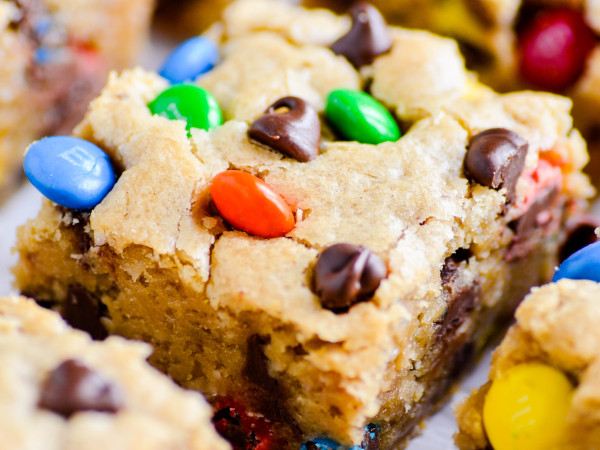 Blondie Cookie Bars for a Large Group