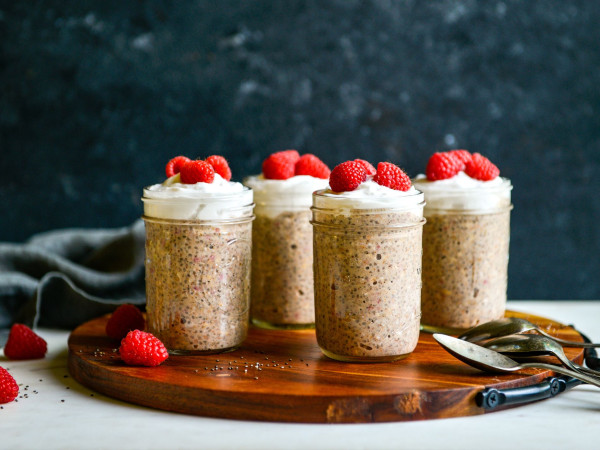 Fast and Easy Oatmeal with Almond Milk and Raspberries